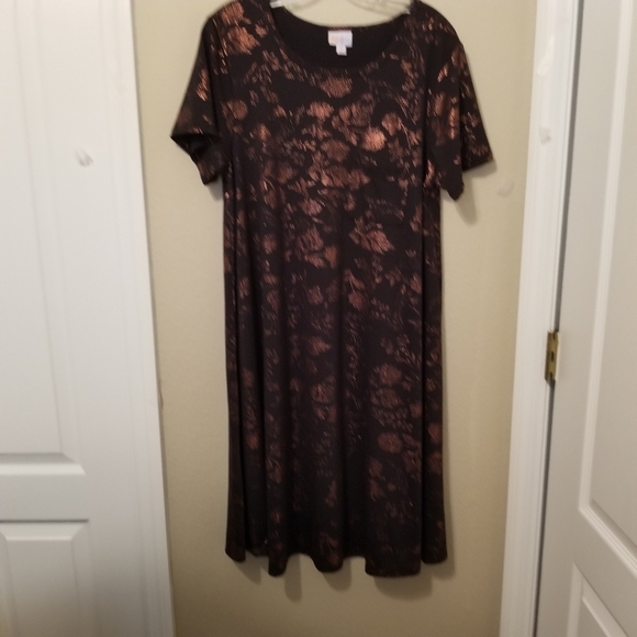 LuLaRoe Bronze & Black Metallic Carly Dress Size M - Picture 1 of 4